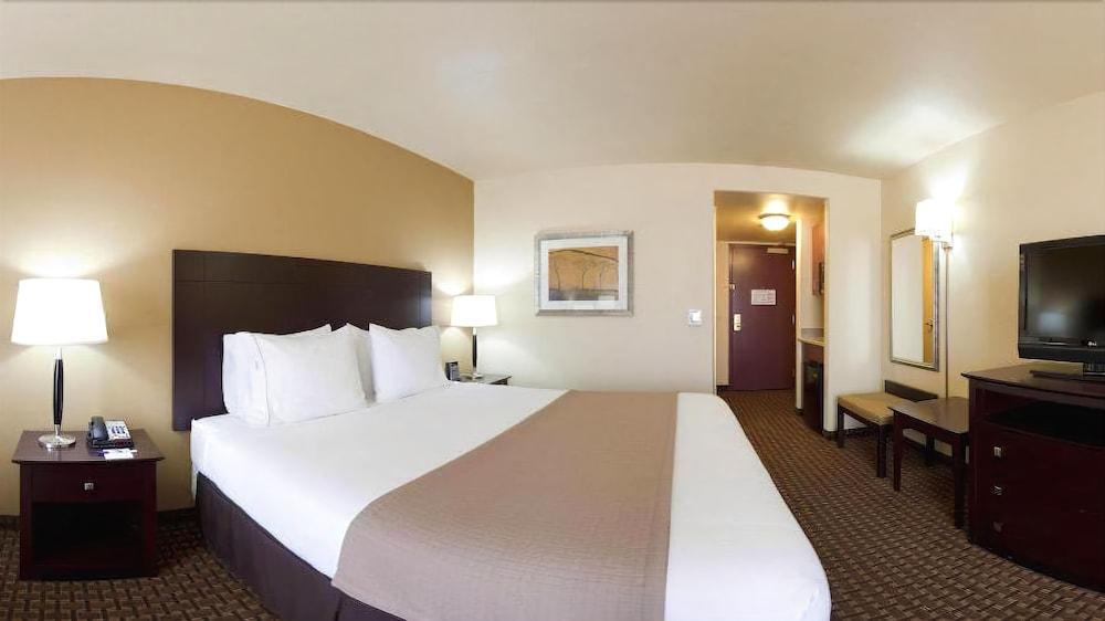 Holiday Inn Express & Suites Dinuba West By Ihg Ngoại thất bức ảnh