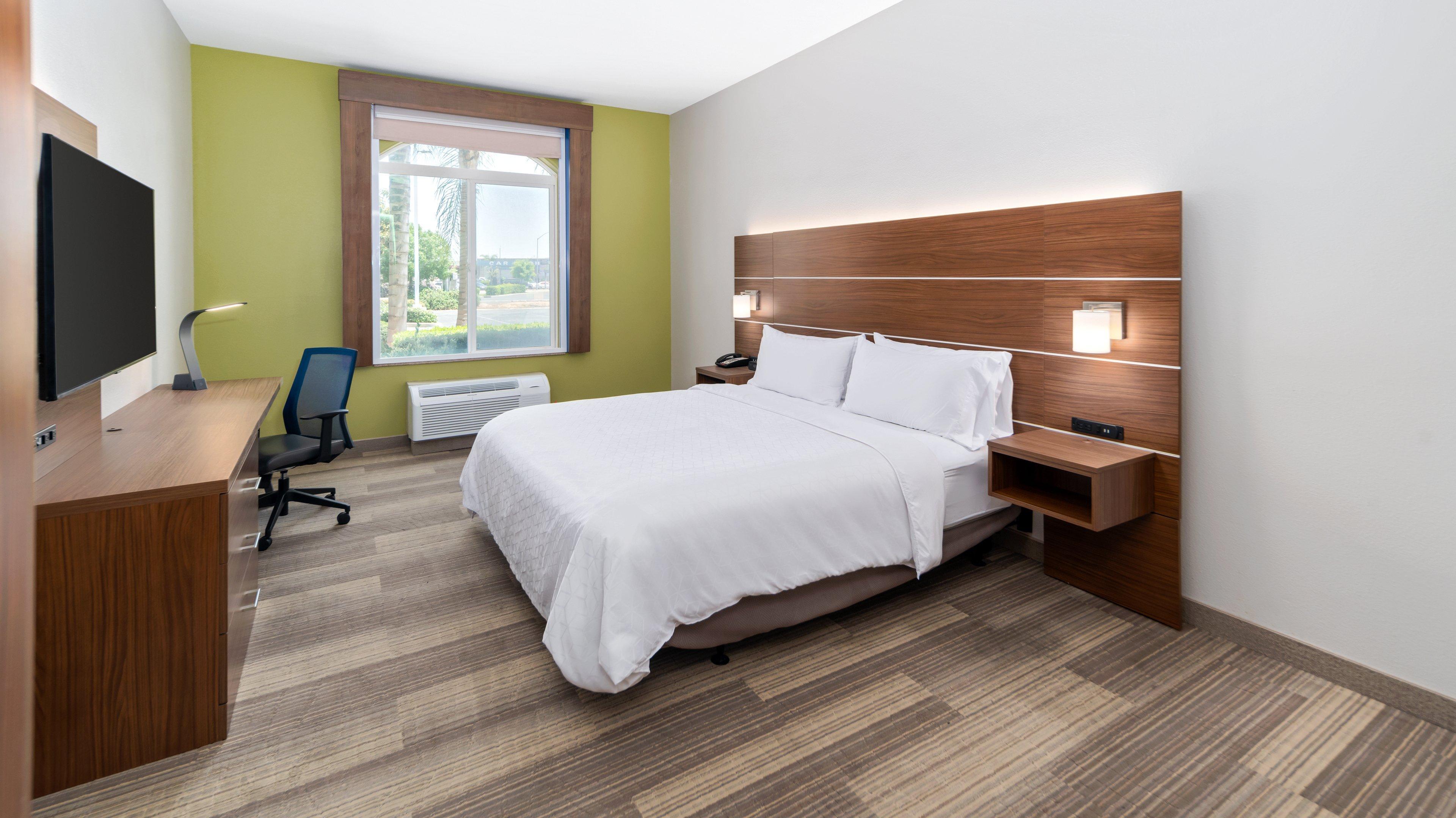 Holiday Inn Express & Suites Dinuba West By Ihg Ngoại thất bức ảnh