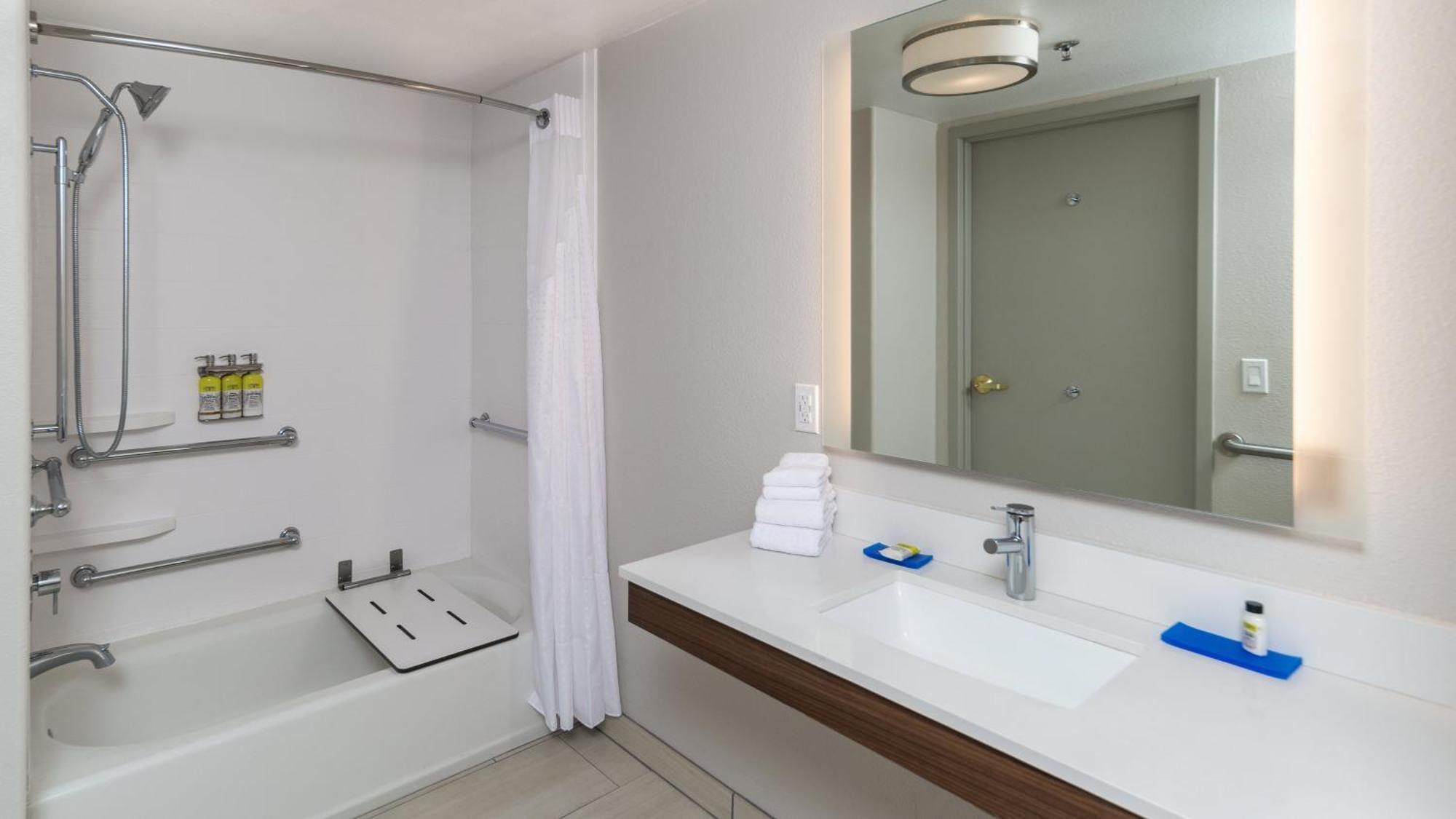 Holiday Inn Express & Suites Dinuba West By Ihg Ngoại thất bức ảnh