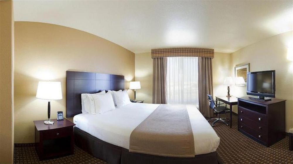 Holiday Inn Express & Suites Dinuba West By Ihg Ngoại thất bức ảnh